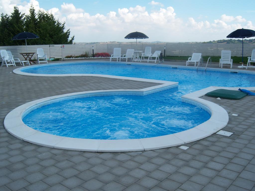 Agriturismo Lo Sgorzolo Pergola Εξωτερικό φωτογραφία