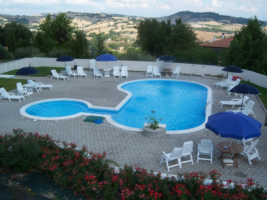 Agriturismo Lo Sgorzolo Pergola Εξωτερικό φωτογραφία